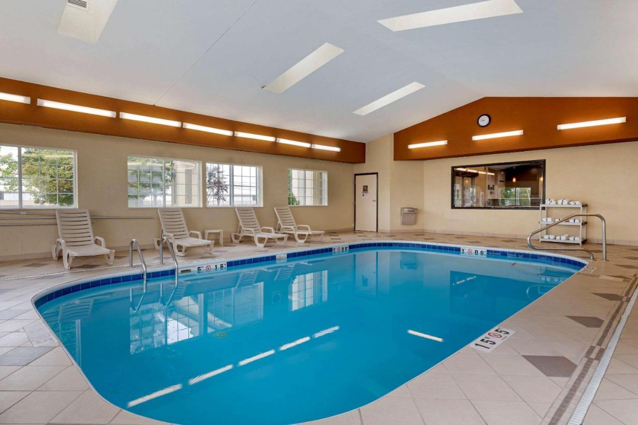 קולומבוס Comfort Suites מראה חיצוני תמונה